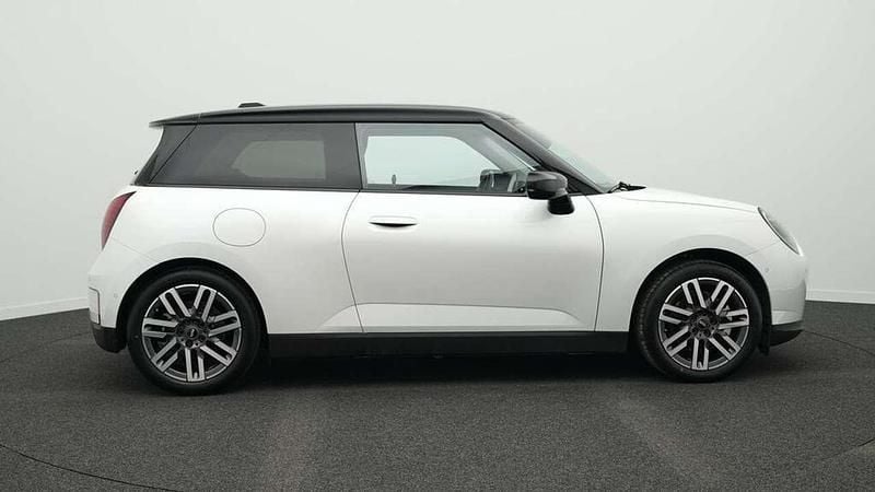 Gebraucht Mini Cooper SE Classic 160 kW (218 PS) 2024 Weiß Kleinwagen