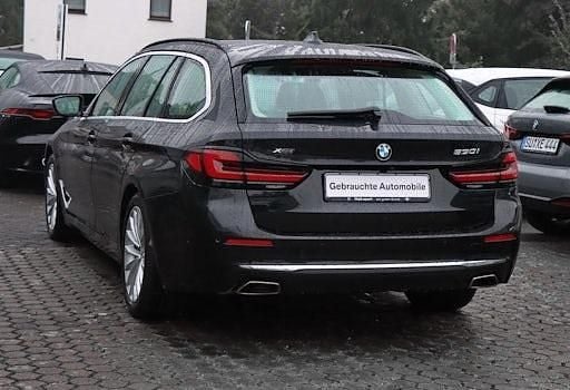 Gebraucht BMW 530 Luxury Line 252 PS (185 kW) 2022 Schwarz Kombi