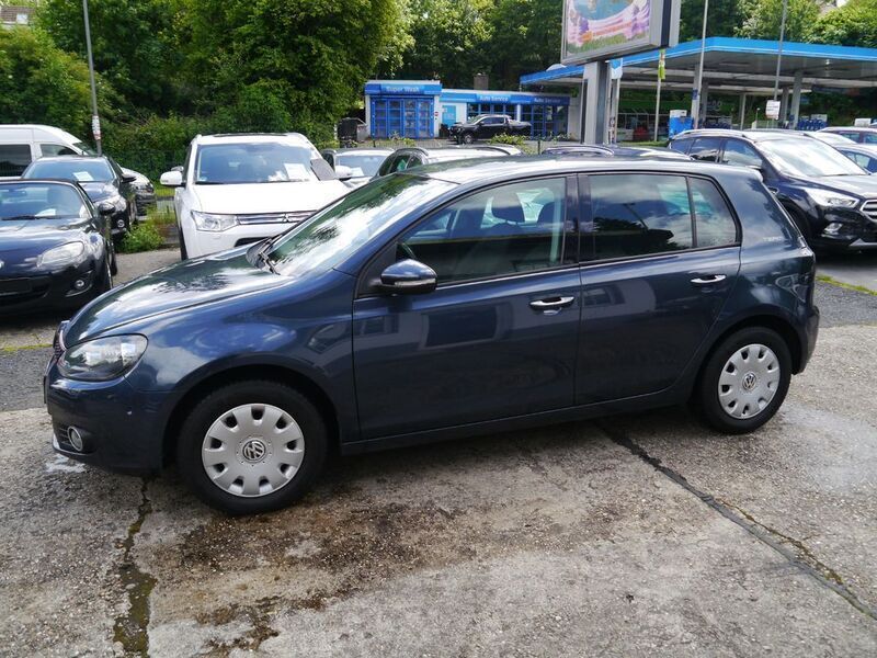 Gebraucht VW Golf VI Team 105 PS (77 kW) 2010 Blau Kleinwagen
