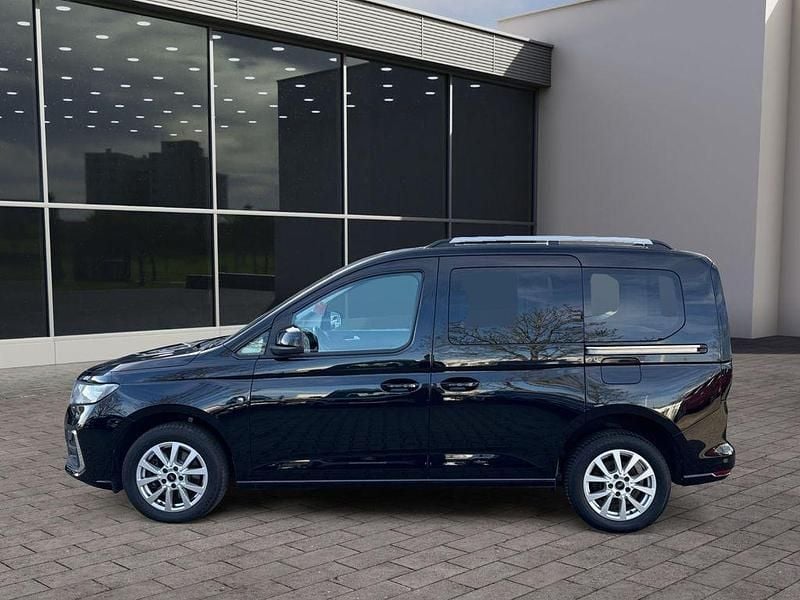 Gebraucht Ford Tourneo Connect Titanium 122 PS (89 kW) 2022 Schwarz Van / Kleinbus