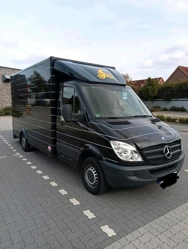 Schwarz Gebraucht 2009 Mercedes 316 Van | 11.499 € - Bild 1/4