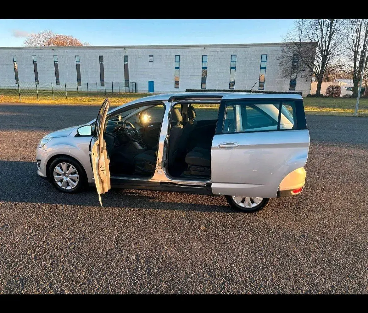 Gebraucht Ford Grand C-Max Trend 140 PS (102 kW) 2012 Silber Van / Kleinbus