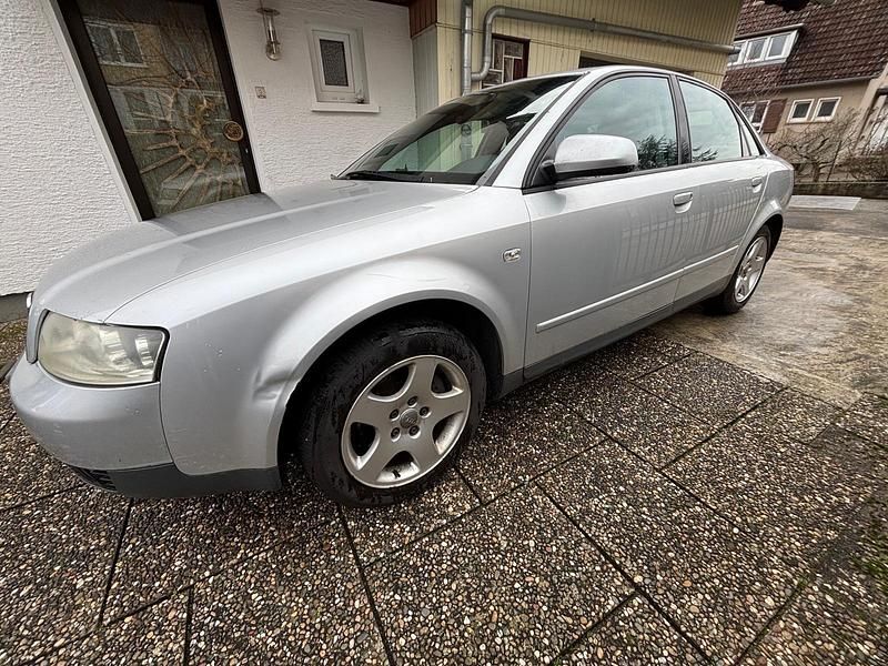 Gebraucht Audi A4 131 PS (96 kW) 2003 Silber Limousine