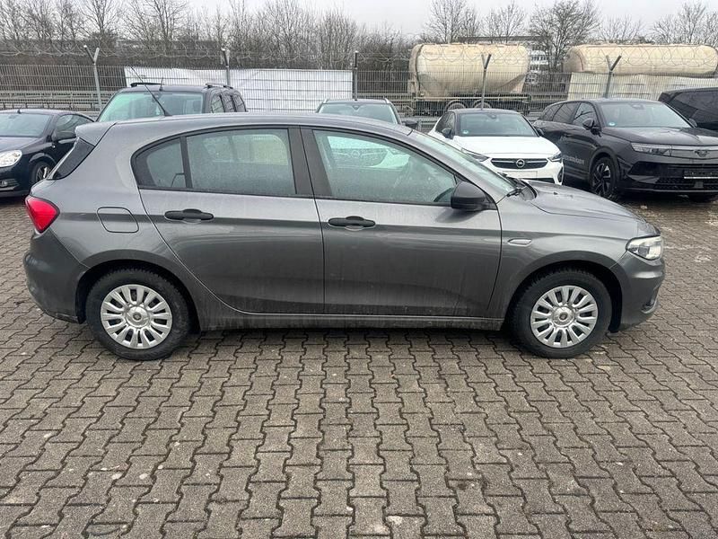 Gebraucht Fiat Tipo 95 PS (69 kW) 2017 Grau Limousine