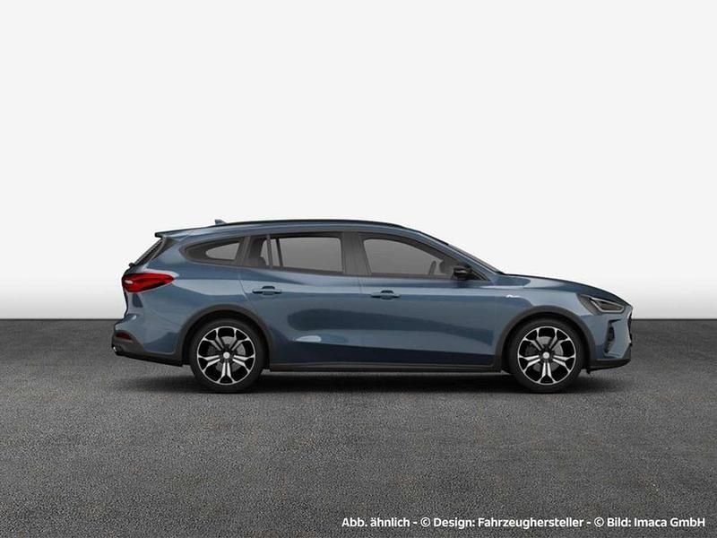 Second-hand Ford Focus ST-Line X 125 CP (91 kW) 2023 Albastru Break