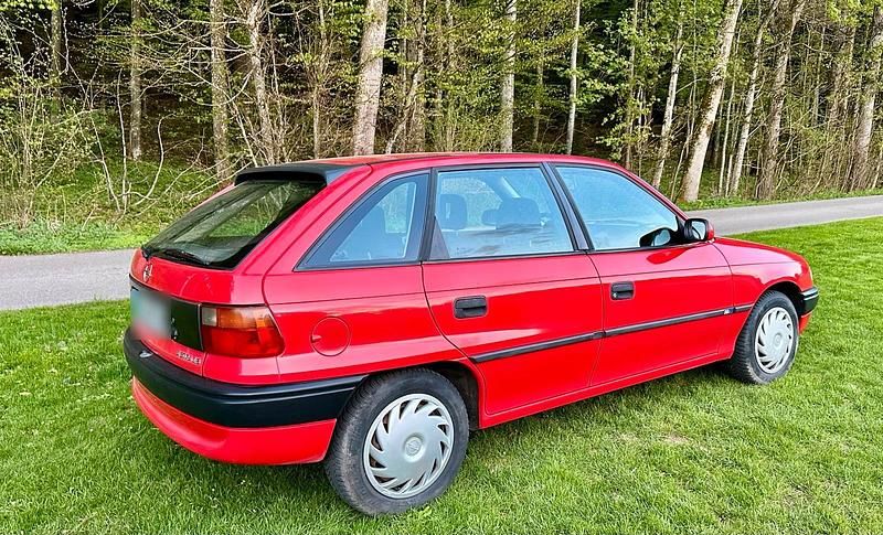 Second-hand Opel Astra 75 CP (55 kW) 1996 Roșu Break