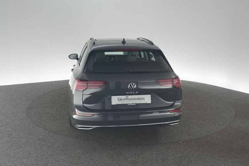 Gebraucht VW Golf VIII Style 190 PS (139 kW) 2022 Grau Kombi
