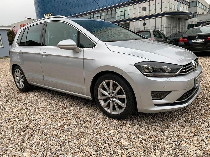 Silber Gebraucht 2017 VW Golf Sportsvan Highline Van / Kleinbus | 14.950 € (Guter Preis) - Bild 1/4