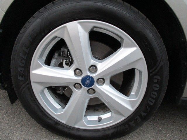 Używany Ford S-MAX Titanium 179 KM (131 kW) 2015 Srebrny Minivan
