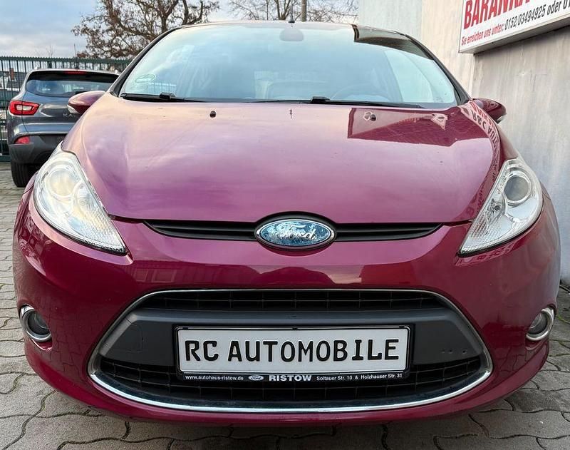 Gebraucht Ford Fiesta Titanium 97 PS (71 kW) 2009 Violett Kleinwagen