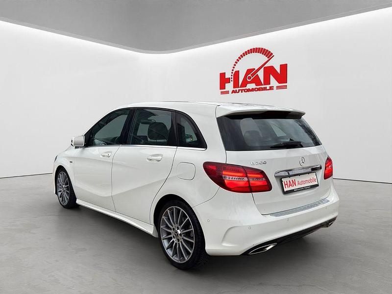 Gebraucht Mercedes B200 Style 156 PS (114 kW) 2018 Weiß Van / Kleinbus