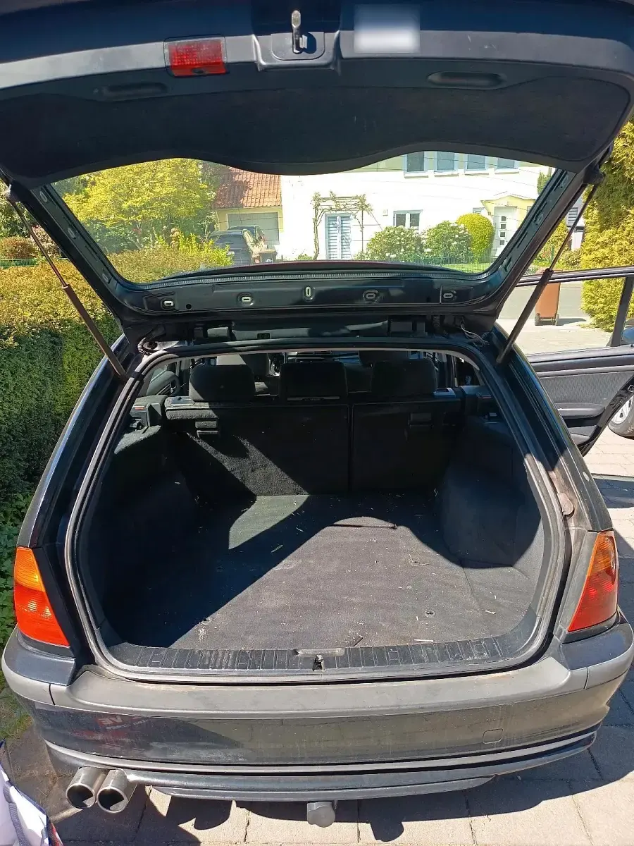 Second-hand BMW 320 170 CP (125 kW) 2001 Negru Break