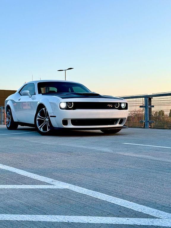 Second-hand Dodge Challenger 381 CP (280 kW) 2021 Alb Coupe
