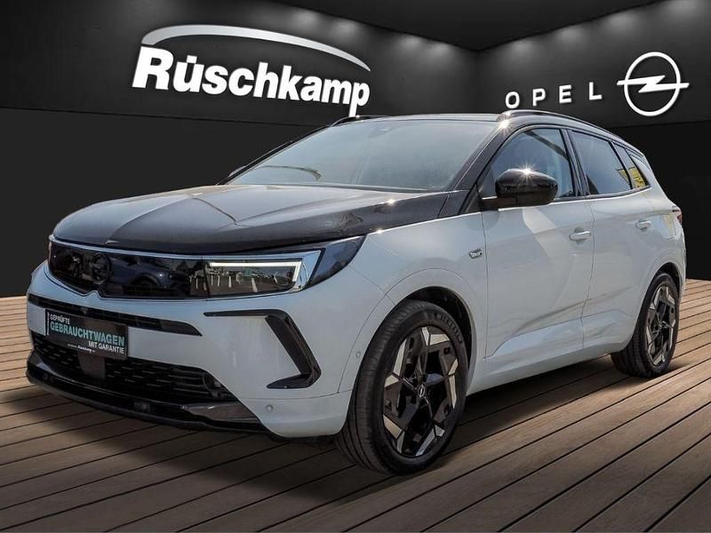 Weiss Gebraucht 2023 Opel Grandland X GSe SUV | 33.880 € (Teuer) - Bild 1/4