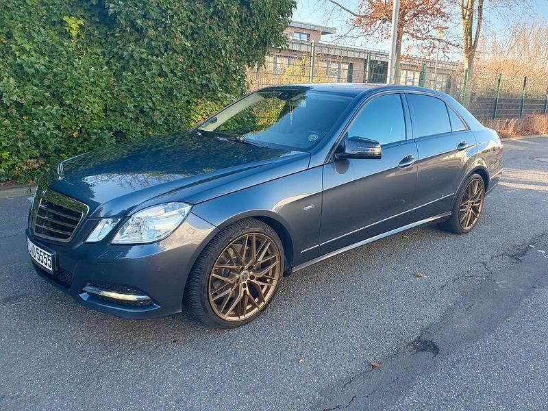 Gebraucht Mercedes E350 265 PS (194 kW) 2011 Grau Limousine