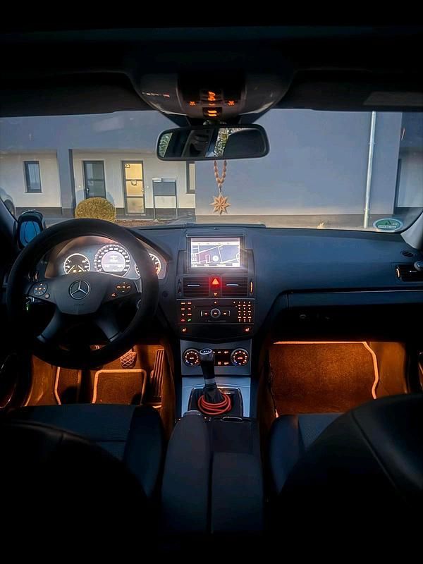 Gebraucht Mercedes 180 156 PS (114 kW) 2009 Schwarz Limousine