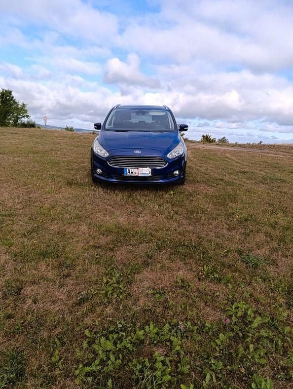 Blau Gebraucht 2016 Ford S-MAX Trend Van / Kleinbus | 12.000 € (Guter Preis) - Bild 1/4