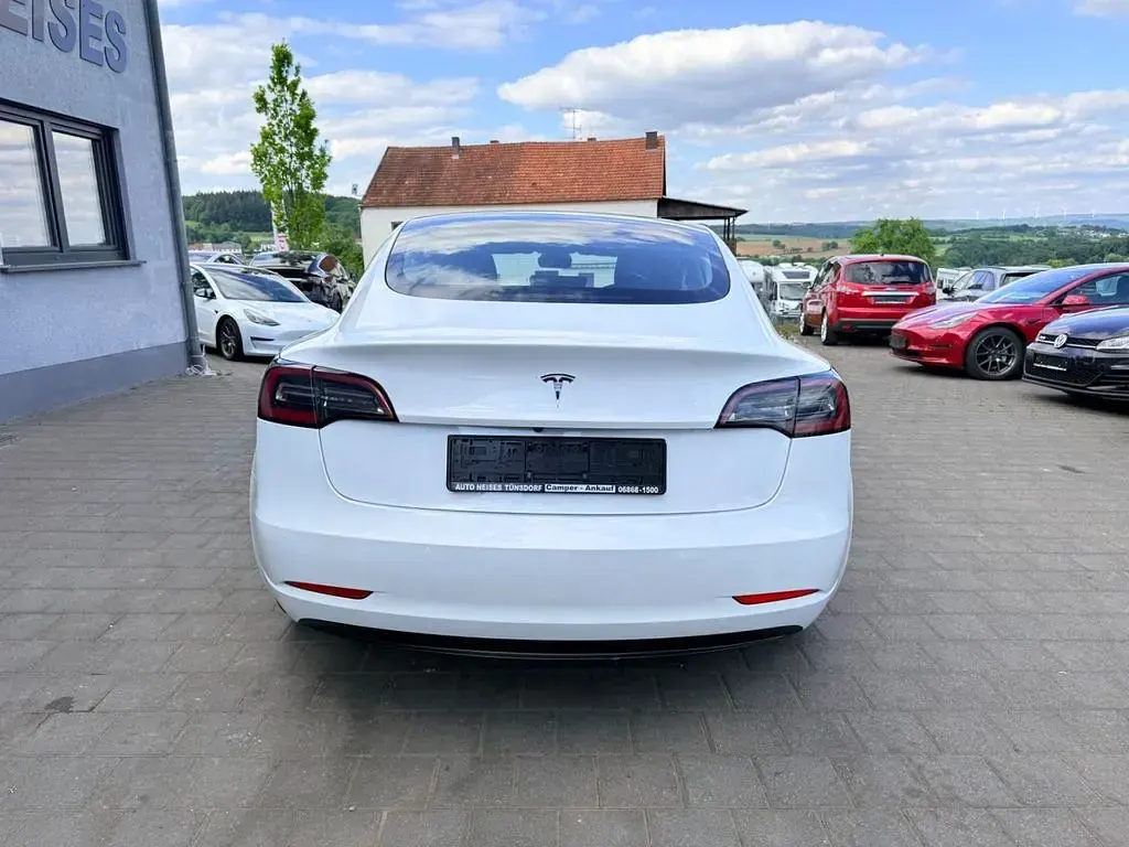 Gebraucht Tesla Model 3 Standard Range Plus 208 kW (283 PS) 2021 Weiß Limousine
