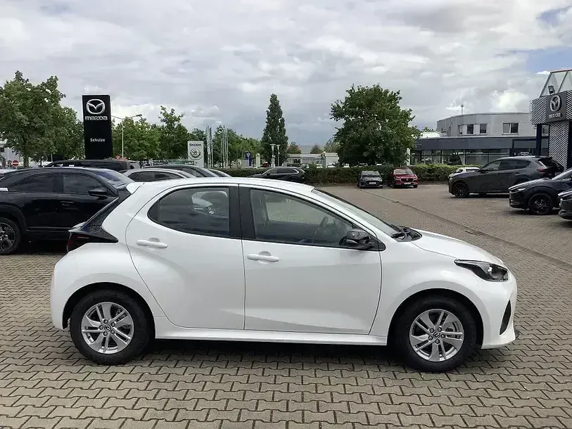 Gebraucht Mazda 2 Center-Line 116 PS (85 kW) 2025 Lunar white Kleinwagen