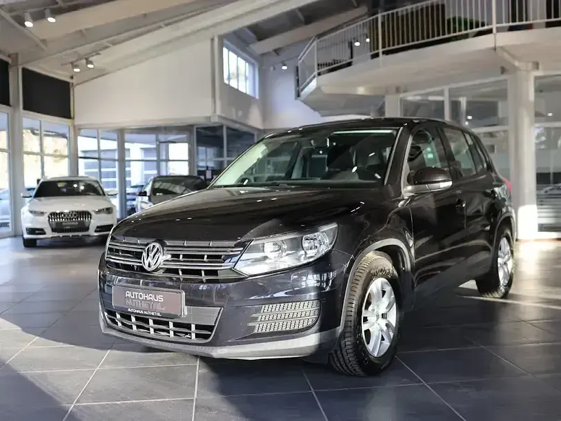 Second-hand VW Tiguan Trendline 122 CP (89 kW) 2014 Negru SUV
