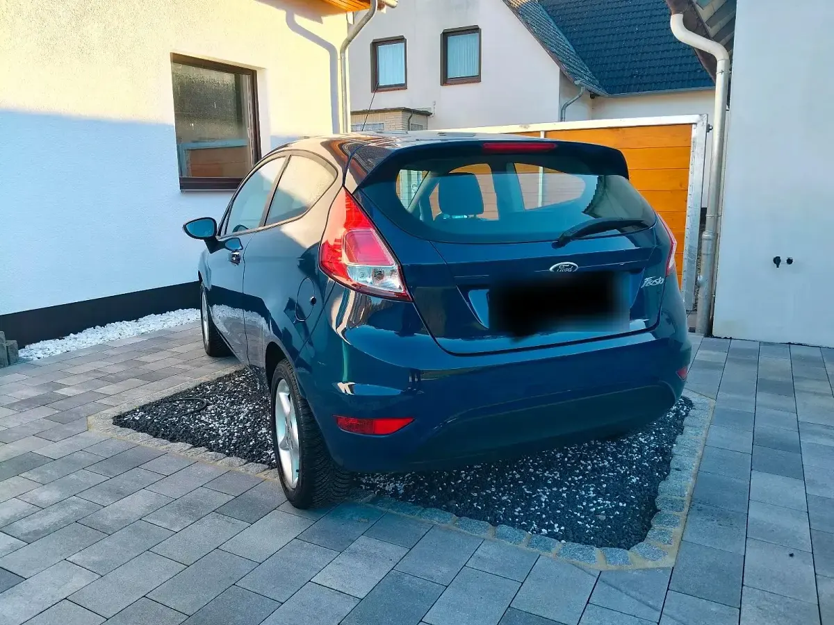 Usata Ford Fiesta 60 CV (44 kW) 2014 Blu Utilitaria