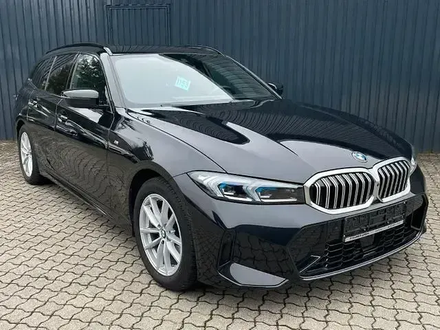 Gebraucht BMW 318 M Sport 156 PS (114 kW) 2024 Schwarz Kombi