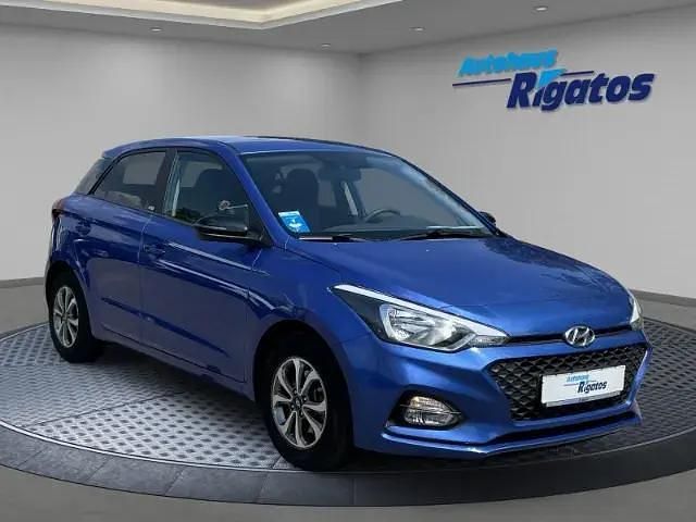 Blau Gebraucht 2020 Hyundai i20 Advantage Limousine | 12.980 € (Fairer Preis) - Bild 1/4