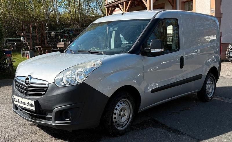 Usata Opel Combo 90 CV (66 kW) 2013 Argento Monovolume