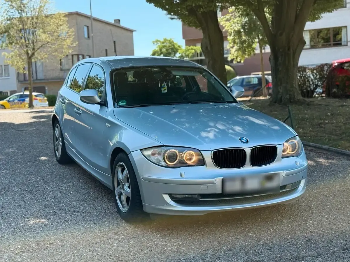 Gebraucht BMW 120 Sport Line 163 PS (119 kW) 2011 Silber Kleinwagen