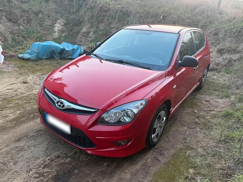 Gebraucht Hyundai i30 90 PS (66 kW) 2004 Rot Kleinwagen