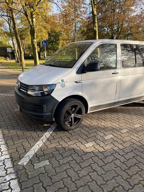 Weiß Gebraucht 2016 VW T6 Trendline Van | 10.500 € - Bild 1/4