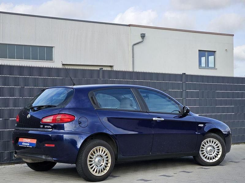 Gebraucht Alfa Romeo 147 Distinctive 120 PS (88 kW) 2005 Blau Kleinwagen