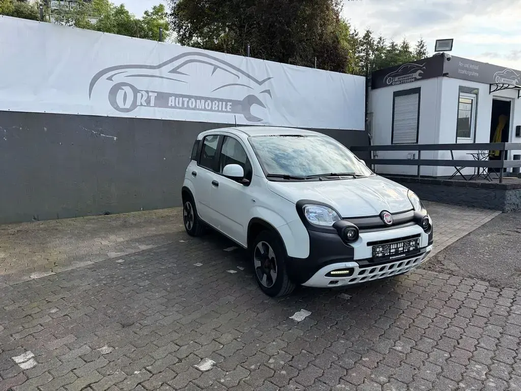Gebraucht Fiat Panda Cross Cross 71 PS (52 kW) 2023 Weiß Kleinwagen