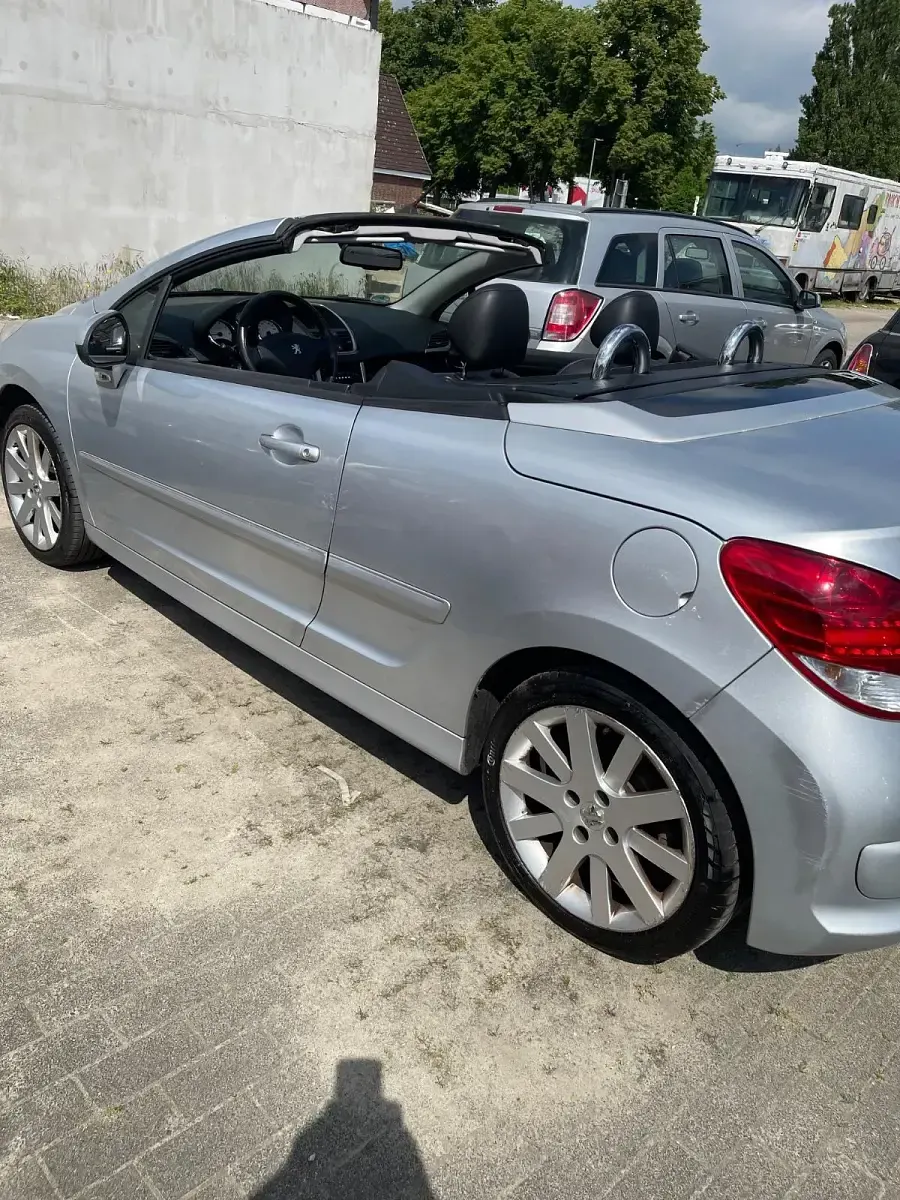 Gebraucht Peugeot 207 CC 120 PS (88 kW) 2010 Silber Cabrio