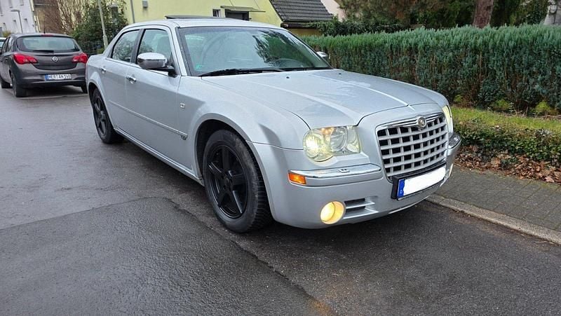 Silber Gebraucht 2007 Chrysler 300C Limousine | 2.900 € (Fairer Preis) - Bild 1/4