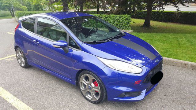 Gebraucht Ford Fiesta ST 182 PS (133 kW) 2014 Blau metallic Kleinwagen