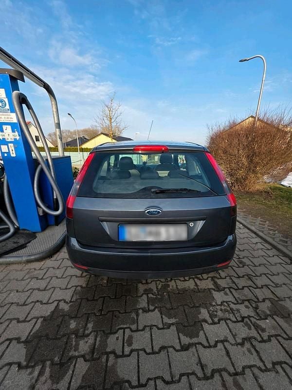 Gebraucht Ford Fiesta 80 PS (58 kW) 2003 Andere farben Kleinwagen