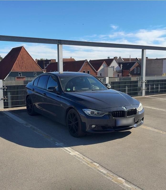 Gebraucht BMW 328 Luxury Line 245 PS (180 kW) 2012 Blau Limousine
