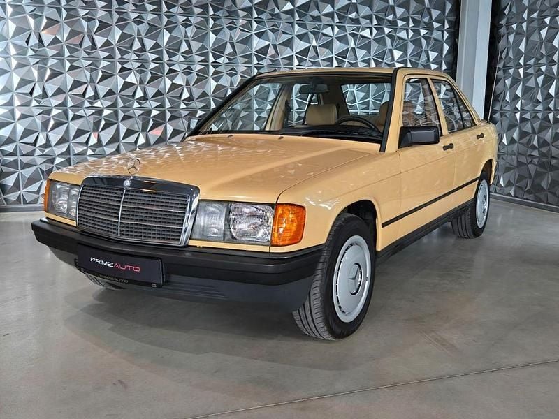Gelb Gebraucht 1986 Mercedes 190 Limousine | 13.890 € - Bild 1/4