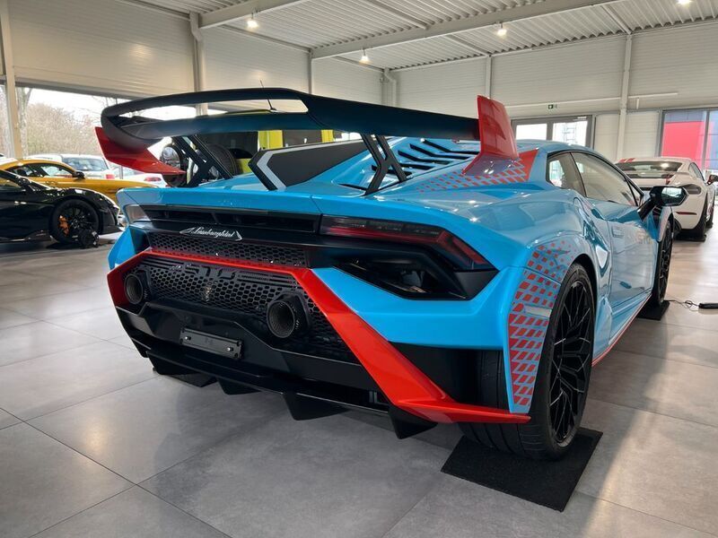 Second-hand Lamborghini Huracán 640 CP (470 kW) 2023 Albastru Coupe