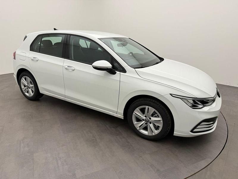 Gebraucht VW Golf VIII Life 131 PS (96 kW) 2025 Weiß Limousine