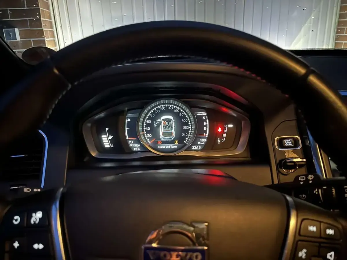 Gebraucht Volvo XC60 Summum 220 PS (161 kW) 2017 Schwarz SUV