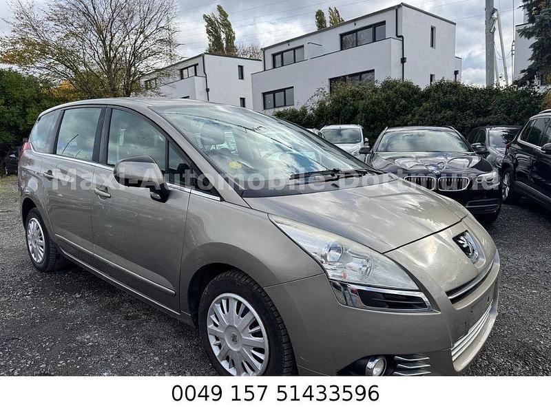 Gebraucht Peugeot 5008 Active 111 PS (81 kW) 2013 Grau Van / Kleinbus