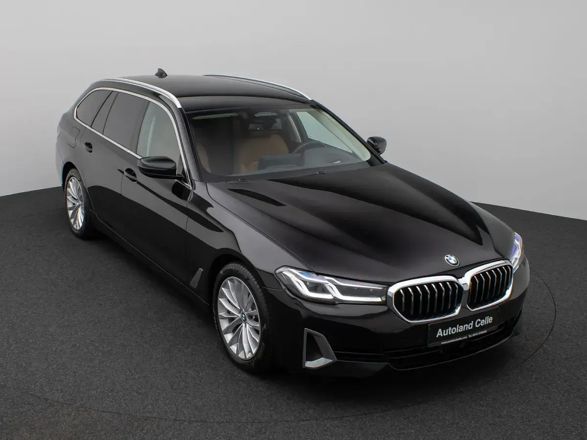Gebraucht BMW 530 Luxury Line 286 PS (210 kW) 2023 Schwarz 2668braun Limousine