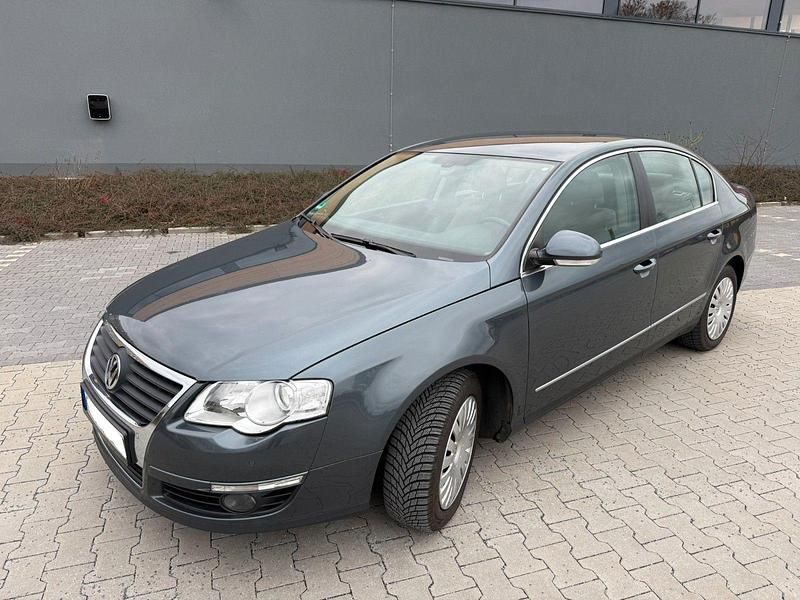 Gebraucht VW Passat Highline 170 PS (125 kW) 2009 Grau Limousine
