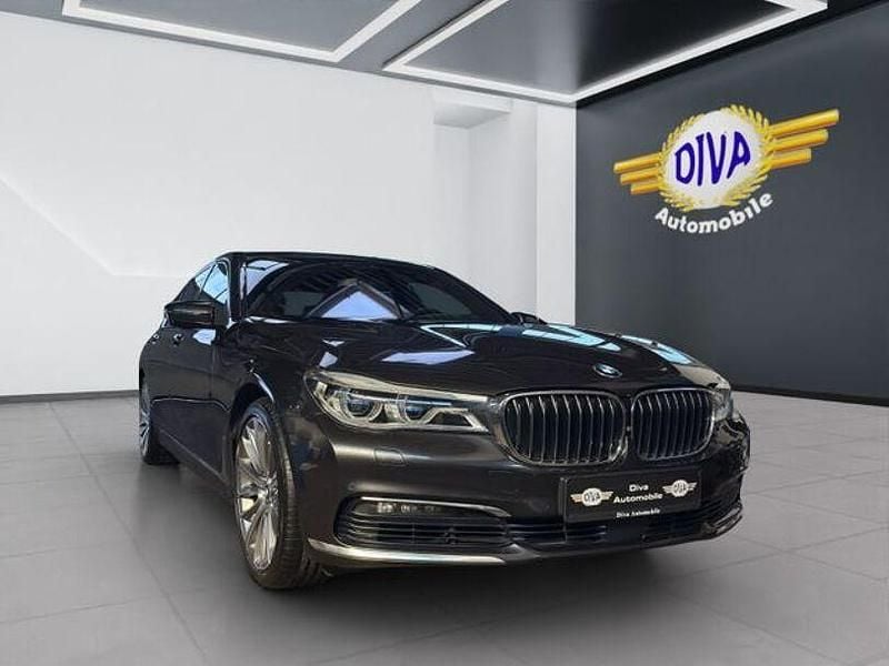 Gebraucht BMW 750 Executive 449 PS (330 kW) 2016 Grau Limousine