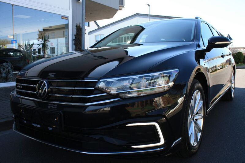 Schwarz Gebraucht 2021 VW Passat GTE Kombi | 18.699 € (Superpreis) - Bild 1/4