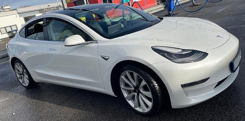 Weiß Gebraucht 2020 Tesla Model 3 Limousine | 20.500 € (Guter Preis) - Bild 1/3