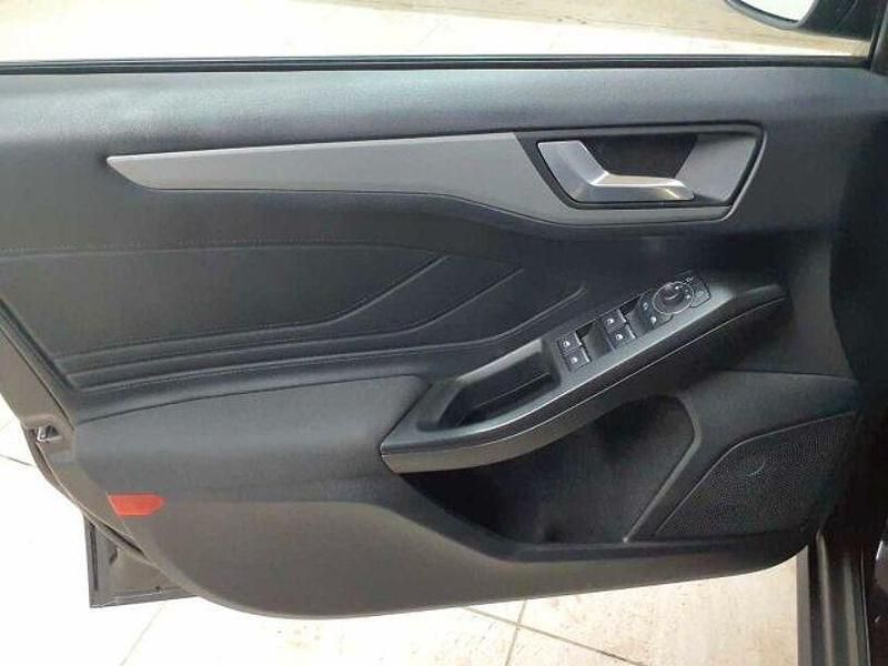 Gebraucht Ford Focus Cool & Connect 120 PS (88 kW) 2022 Agate black metallic Kombi