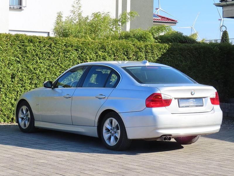 Gebraucht BMW 325 Sport Line 218 PS (160 kW) 2005 Silber Limousine